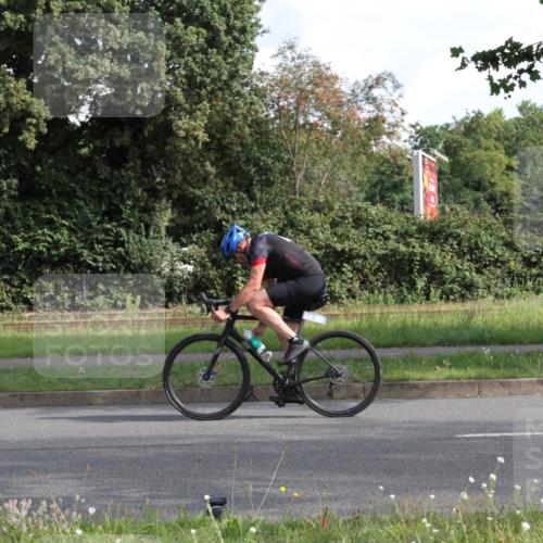 10.08.2025 - GEWOBA Citytriathlon Bremen Yannick Fuchs http://msf.ph/oto/8562773 10.08.2025 10:41:39 Radfahren 3, 9, 195, 395, 410, 484 meine-sportfotos.de