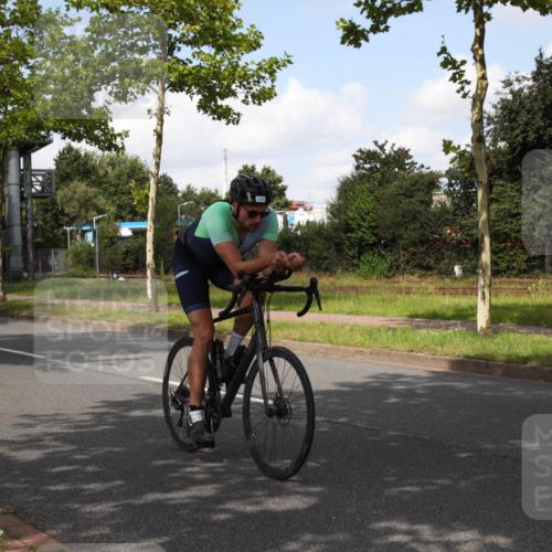 10.08.2025 - GEWOBA Citytriathlon Bremen Yannick Fuchs http://msf.ph/oto/8562782 10.08.2025 12:30:24 Radfahren 722, 733, 745, 767, 823, 884, 924, 932, 935, 943, 1013 meine-sportfotos.de