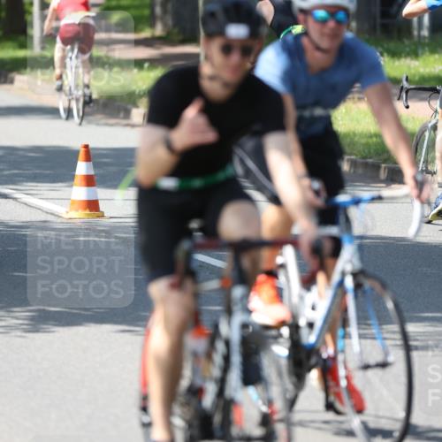 10.08.2025 - GEWOBA Citytriathlon Bremen Yannick Fuchs http://msf.ph/oto/8562797 10.08.2025 14:32:49 Radfahren 15, 82, 96, 118, 122, 243, 357, 387, 420, 435, 501 meine-sportfotos.de