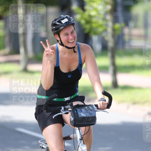 10.08.2025 - GEWOBA Citytriathlon Bremen Yannick Fuchs http://msf.ph/oto/8562810 10.08.2025 14:32:51 Radfahren 15, 82, 96, 118, 122, 243, 357, 387, 420, 435, 501 meine-sportfotos.de