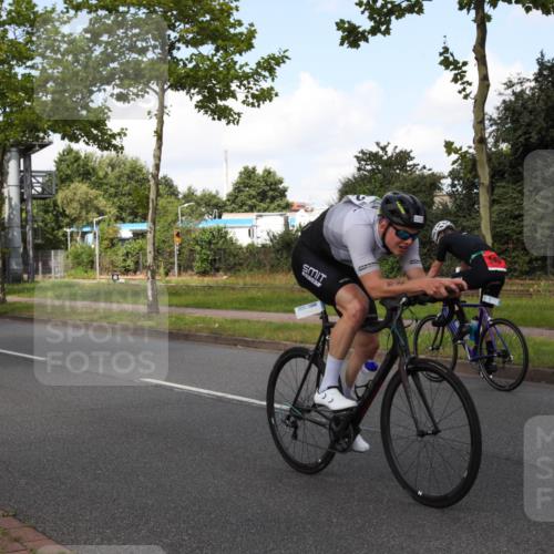 10.08.2025 - GEWOBA Citytriathlon Bremen Yannick Fuchs http://msf.ph/oto/8562816 10.08.2025 12:30:40 Radfahren 587, 752, 767, 916, 924, 932, 937, 951, 1011, 1020, 1022, 1026 meine-sportfotos.de