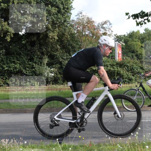 10.08.2025 - GEWOBA Citytriathlon Bremen Yannick Fuchs http://msf.ph/oto/8562821 10.08.2025 10:42:03 Radfahren 9, 41, 177, 223, 410 meine-sportfotos.de