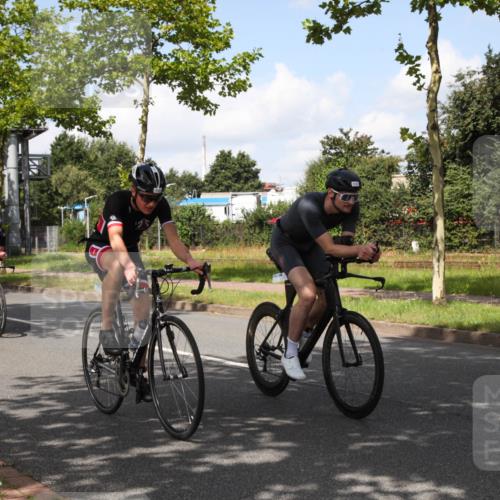 10.08.2025 - GEWOBA Citytriathlon Bremen Yannick Fuchs http://msf.ph/oto/8562841 10.08.2025 12:30:48 Radfahren 587, 752, 916, 924, 937, 951, 1011, 1020, 1022, 1026 meine-sportfotos.de