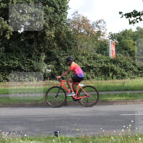 10.08.2025 - GEWOBA Citytriathlon Bremen Yannick Fuchs http://msf.ph/oto/8562843 10.08.2025 10:42:06 Radfahren 25, 41, 131, 177, 223 meine-sportfotos.de