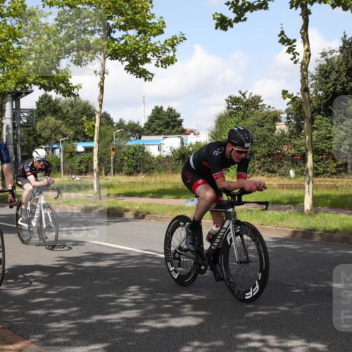 10.08.2025 - GEWOBA Citytriathlon Bremen Yannick Fuchs http://msf.ph/oto/8562845 10.08.2025 12:30:49 Radfahren 587, 752, 916, 924, 937, 951, 1011, 1020, 1022, 1026 meine-sportfotos.de