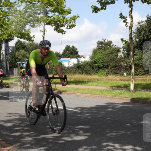 10.08.2025 - GEWOBA Citytriathlon Bremen Yannick Fuchs http://msf.ph/oto/8562857 10.08.2025 12:30:53 Radfahren 587, 752, 916, 937, 951, 1020, 1022, 1026 meine-sportfotos.de
