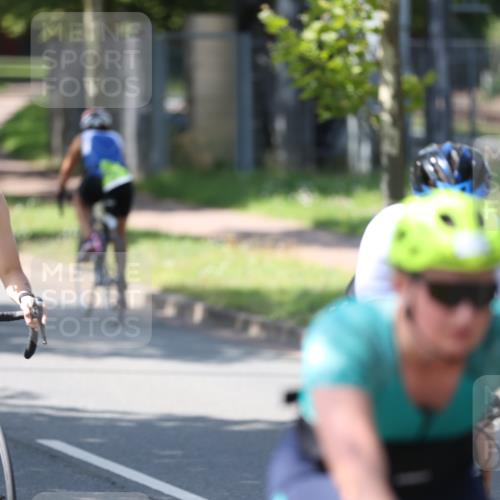 10.08.2025 - GEWOBA Citytriathlon Bremen Yannick Fuchs http://msf.ph/oto/8562860 10.08.2025 14:33:03 Radfahren 14, 15, 37, 82, 93, 118, 122, 207, 357, 387, 473, 501 meine-sportfotos.de