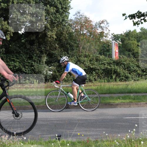 10.08.2025 - GEWOBA Citytriathlon Bremen Yannick Fuchs http://msf.ph/oto/8562867 10.08.2025 10:42:18 Radfahren 25, 131, 167, 189 meine-sportfotos.de