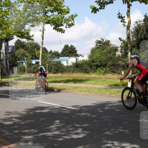 10.08.2025 - GEWOBA Citytriathlon Bremen Yannick Fuchs http://msf.ph/oto/8562872 10.08.2025 12:31:06 Radfahren 621, 692, 753, 801 meine-sportfotos.de