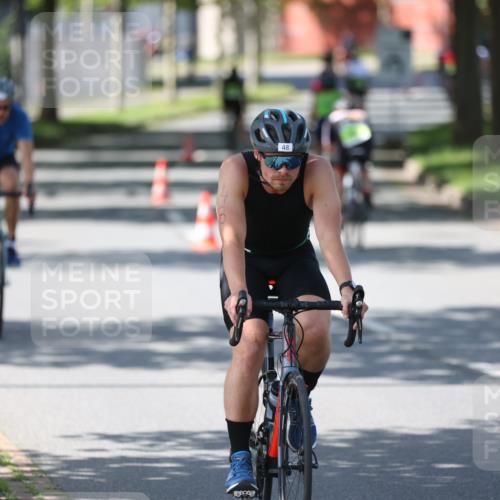 10.08.2025 - GEWOBA Citytriathlon Bremen Yannick Fuchs http://msf.ph/oto/8562887 10.08.2025 14:33:38 Radfahren 2, 25, 48, 74, 138, 440, 514, 519, 522 meine-sportfotos.de