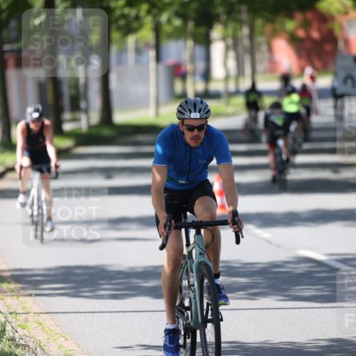 10.08.2025 - GEWOBA Citytriathlon Bremen Yannick Fuchs http://msf.ph/oto/8562890 10.08.2025 14:33:39 Radfahren 2, 25, 48, 65, 138, 440, 514, 519, 522 meine-sportfotos.de
