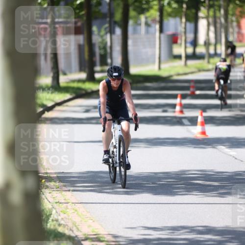 10.08.2025 - GEWOBA Citytriathlon Bremen Yannick Fuchs http://msf.ph/oto/8562895 10.08.2025 14:33:40 Radfahren 2, 25, 48, 65, 138, 440, 514, 519, 522 meine-sportfotos.de