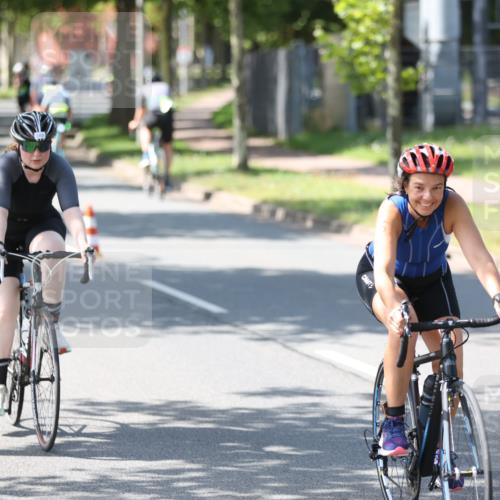 10.08.2025 - GEWOBA Citytriathlon Bremen Yannick Fuchs http://msf.ph/oto/8562914 10.08.2025 14:34:05 Radfahren 55, 92, 151, 214, 364, 388, 424, 451, 507, 515, 530 meine-sportfotos.de
