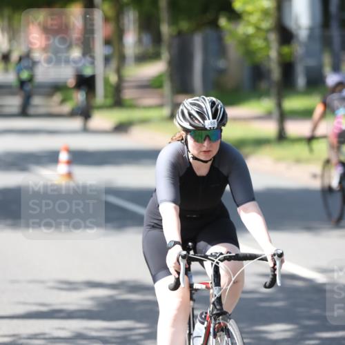 10.08.2025 - GEWOBA Citytriathlon Bremen Yannick Fuchs http://msf.ph/oto/8562916 10.08.2025 14:34:05 Radfahren 55, 92, 151, 214, 364, 388, 424, 451, 507, 515, 530 meine-sportfotos.de