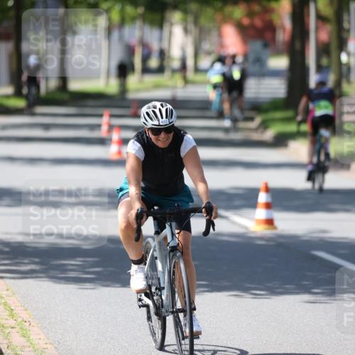 10.08.2025 - GEWOBA Citytriathlon Bremen Yannick Fuchs http://msf.ph/oto/8562930 10.08.2025 14:34:07 Radfahren 45, 55, 76, 92, 151, 214, 364, 388, 424, 443, 451, 507, 515, 530 meine-sportfotos.de