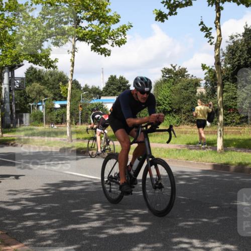 10.08.2025 - GEWOBA Citytriathlon Bremen Yannick Fuchs http://msf.ph/oto/8562931 10.08.2025 12:31:33 Radfahren 564, 616, 649, 654, 655, 788, 793, 863, 894, 905, 950 meine-sportfotos.de