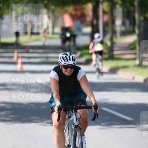 10.08.2025 - GEWOBA Citytriathlon Bremen Yannick Fuchs http://msf.ph/oto/8562934 10.08.2025 14:34:08 Radfahren 45, 55, 76, 92, 151, 214, 364, 388, 424, 443, 451, 507, 515, 530 meine-sportfotos.de