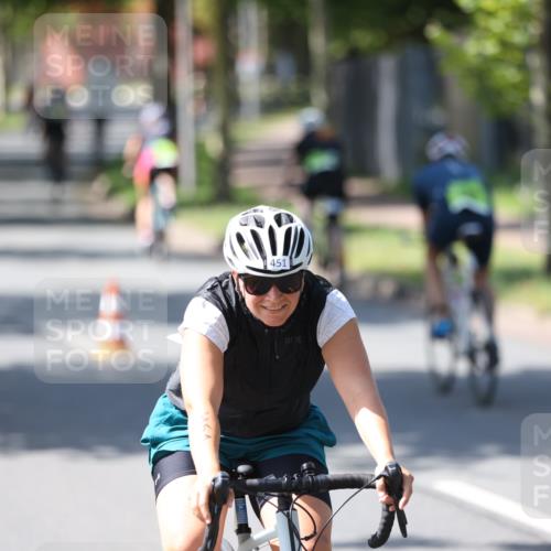 10.08.2025 - GEWOBA Citytriathlon Bremen Yannick Fuchs http://msf.ph/oto/8562936 10.08.2025 14:34:08 Radfahren 45, 55, 76, 92, 151, 214, 364, 388, 424, 443, 451, 507, 515, 530 meine-sportfotos.de