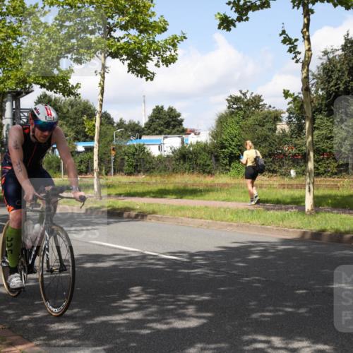 10.08.2025 - GEWOBA Citytriathlon Bremen Yannick Fuchs http://msf.ph/oto/8562937 10.08.2025 12:31:34 Radfahren 564, 616, 649, 654, 655, 666, 788, 793, 863, 894, 905, 950 meine-sportfotos.de
