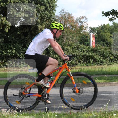 10.08.2025 - GEWOBA Citytriathlon Bremen Yannick Fuchs http://msf.ph/oto/8562939 10.08.2025 10:42:46 Radfahren 13, 17, 175, 199 meine-sportfotos.de