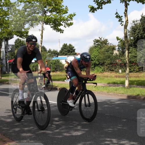 10.08.2025 - GEWOBA Citytriathlon Bremen Yannick Fuchs http://msf.ph/oto/8562947 10.08.2025 12:31:38 Radfahren 564, 616, 649, 654, 655, 666, 667, 788, 793, 863, 894, 950 meine-sportfotos.de