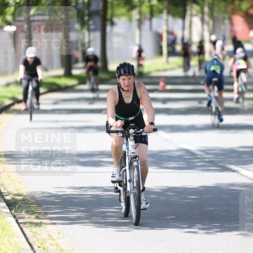 10.08.2025 - GEWOBA Citytriathlon Bremen Yannick Fuchs http://msf.ph/oto/8562948 10.08.2025 14:34:10 Radfahren 45, 55, 76, 92, 151, 214, 364, 388, 424, 443, 451, 507, 515, 530 meine-sportfotos.de