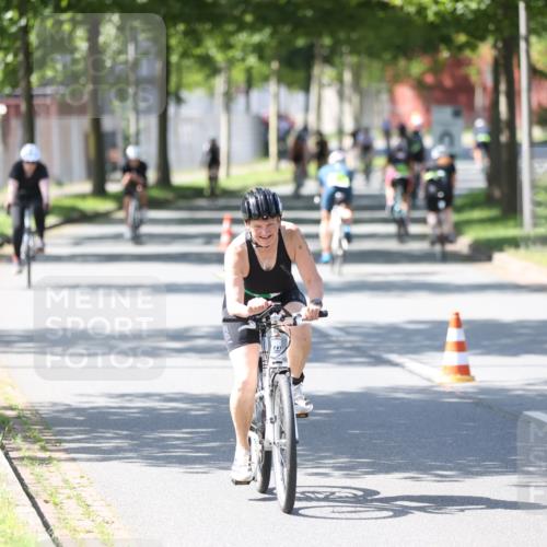 10.08.2025 - GEWOBA Citytriathlon Bremen Yannick Fuchs http://msf.ph/oto/8562954 10.08.2025 14:34:10 Radfahren 45, 55, 76, 92, 151, 214, 364, 388, 424, 443, 451, 507, 515, 530 meine-sportfotos.de
