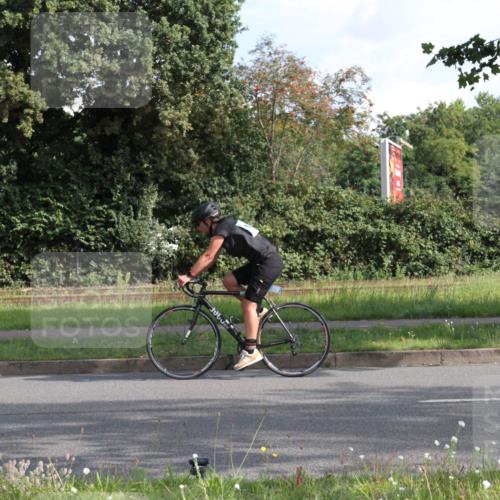 10.08.2025 - GEWOBA Citytriathlon Bremen Yannick Fuchs http://msf.ph/oto/8562956 10.08.2025 10:42:56 Radfahren 438 meine-sportfotos.de