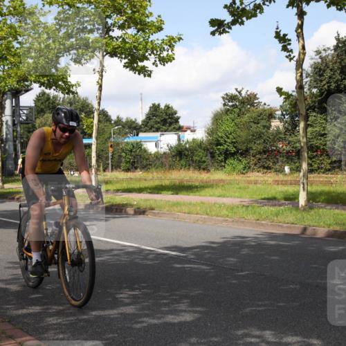 10.08.2025 - GEWOBA Citytriathlon Bremen Yannick Fuchs http://msf.ph/oto/8562960 10.08.2025 12:31:50 Radfahren 552, 615, 627, 654, 655, 657, 666, 667, 689, 770, 839, 873, 876, 897, 950 meine-sportfotos.de
