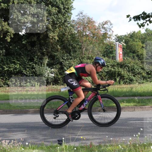 10.08.2025 - GEWOBA Citytriathlon Bremen Yannick Fuchs http://msf.ph/oto/8562962 10.08.2025 10:43:01 Radfahren 51, 149, 438 meine-sportfotos.de