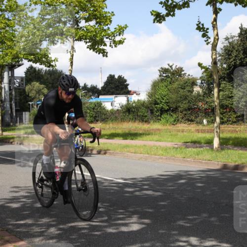 10.08.2025 - GEWOBA Citytriathlon Bremen Yannick Fuchs http://msf.ph/oto/8562968 10.08.2025 12:31:55 Radfahren 552, 615, 627, 657, 666, 667, 689, 770, 838, 839, 857, 873, 876, 888, 897 meine-sportfotos.de