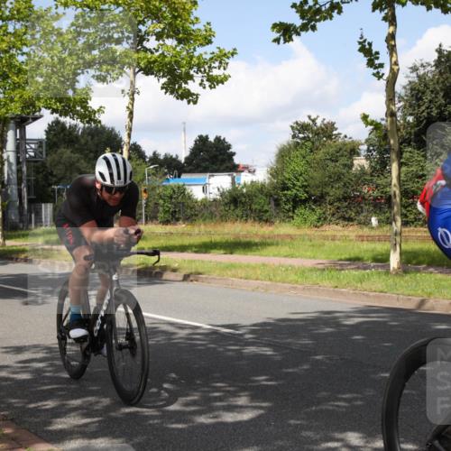 10.08.2025 - GEWOBA Citytriathlon Bremen Yannick Fuchs http://msf.ph/oto/8562976 10.08.2025 12:31:57 Radfahren 552, 615, 627, 657, 666, 667, 689, 770, 806, 838, 839, 857, 873, 876, 888, 897 meine-sportfotos.de