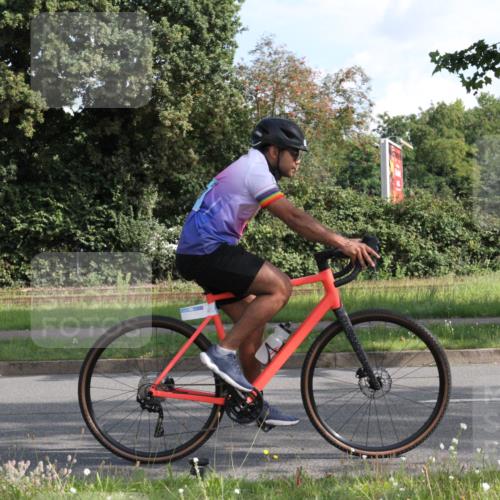 10.08.2025 - GEWOBA Citytriathlon Bremen Yannick Fuchs http://msf.ph/oto/8562978 10.08.2025 10:43:16 Radfahren 27, 51, 149, 361, 415 meine-sportfotos.de
