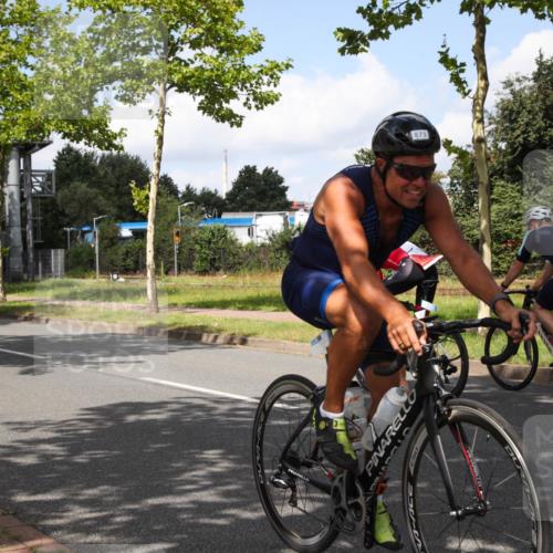 10.08.2025 - GEWOBA Citytriathlon Bremen Yannick Fuchs http://msf.ph/oto/8562981 10.08.2025 12:31:58 Radfahren 552, 615, 627, 657, 666, 667, 689, 770, 806, 838, 839, 857, 873, 876, 888, 897 meine-sportfotos.de