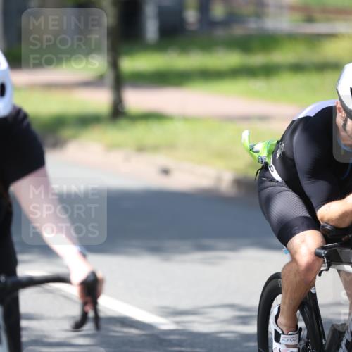 10.08.2025 - GEWOBA Citytriathlon Bremen Yannick Fuchs http://msf.ph/oto/8562982 10.08.2025 14:34:15 Radfahren 45, 76, 143, 151, 214, 316, 364, 388, 424, 443, 451, 507, 515, 530 meine-sportfotos.de