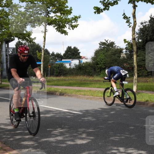 10.08.2025 - GEWOBA Citytriathlon Bremen Yannick Fuchs http://msf.ph/oto/8563002 10.08.2025 12:32:07 Radfahren 551, 615, 627, 657, 682, 689, 770, 806, 838, 839, 857, 873, 876, 888, 897 meine-sportfotos.de