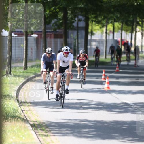 10.08.2025 - GEWOBA Citytriathlon Bremen Yannick Fuchs http://msf.ph/oto/8563005 10.08.2025 14:34:24 Radfahren 45, 76, 79, 88, 143, 144, 146, 214, 304, 316, 375, 392, 424, 443, 515, 524 meine-sportfotos.de