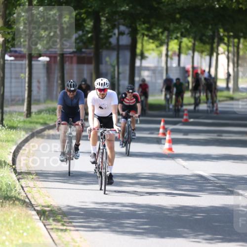 10.08.2025 - GEWOBA Citytriathlon Bremen Yannick Fuchs http://msf.ph/oto/8563011 10.08.2025 14:34:25 Radfahren 45, 76, 79, 88, 143, 144, 146, 214, 304, 316, 375, 392, 424, 443, 465, 515, 524 meine-sportfotos.de