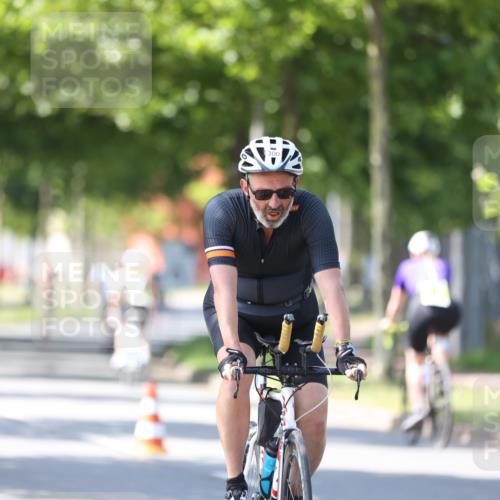 10.08.2025 - GEWOBA Citytriathlon Bremen Yannick Fuchs http://msf.ph/oto/8563015 10.08.2025 14:34:43 Radfahren 23, 31, 79, 88, 144, 146, 300, 465, 502, 511, 524 meine-sportfotos.de