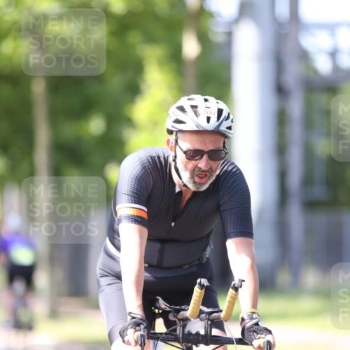 10.08.2025 - GEWOBA Citytriathlon Bremen Yannick Fuchs http://msf.ph/oto/8563017 10.08.2025 14:34:43 Radfahren 23, 31, 79, 88, 144, 146, 300, 465, 502, 511, 524 meine-sportfotos.de