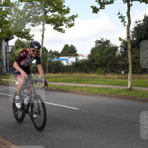 10.08.2025 - GEWOBA Citytriathlon Bremen Yannick Fuchs http://msf.ph/oto/8563021 10.08.2025 12:32:18 Radfahren 551, 641, 648, 682, 735, 776, 806, 838, 840 meine-sportfotos.de