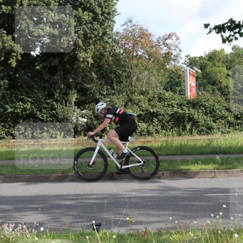 10.08.2025 - GEWOBA Citytriathlon Bremen Yannick Fuchs http://msf.ph/oto/8563030 10.08.2025 10:43:33 Radfahren 53, 217, 361, 422, 487, 507 meine-sportfotos.de