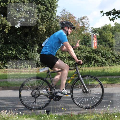 10.08.2025 - GEWOBA Citytriathlon Bremen Yannick Fuchs http://msf.ph/oto/8563037 10.08.2025 10:43:38 Radfahren 53, 217, 361, 422, 487, 507 meine-sportfotos.de