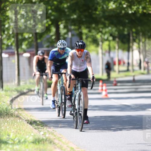 10.08.2025 - GEWOBA Citytriathlon Bremen Yannick Fuchs http://msf.ph/oto/8563040 10.08.2025 14:34:51 Radfahren 23, 31, 72, 268, 300, 413, 430, 502, 511 meine-sportfotos.de