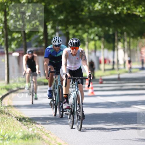 10.08.2025 - GEWOBA Citytriathlon Bremen Yannick Fuchs http://msf.ph/oto/8563042 10.08.2025 14:34:51 Radfahren 23, 31, 72, 268, 300, 413, 430, 502, 511 meine-sportfotos.de