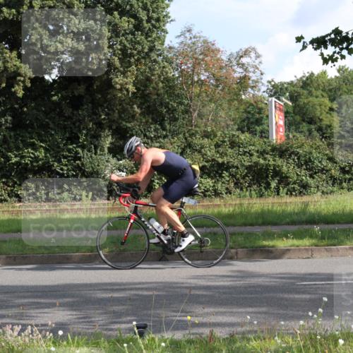 10.08.2025 - GEWOBA Citytriathlon Bremen Yannick Fuchs http://msf.ph/oto/8563043 10.08.2025 10:43:40 Radfahren 53, 217, 361, 422, 425, 487, 507 meine-sportfotos.de