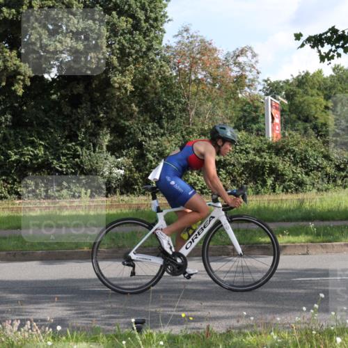 10.08.2025 - GEWOBA Citytriathlon Bremen Yannick Fuchs http://msf.ph/oto/8563048 10.08.2025 10:43:43 Radfahren 53, 179, 217, 422, 425, 487, 507 meine-sportfotos.de