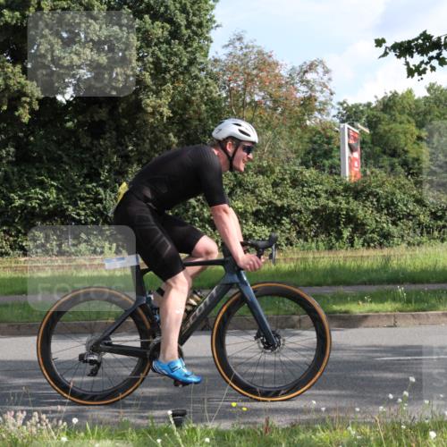 10.08.2025 - GEWOBA Citytriathlon Bremen Yannick Fuchs http://msf.ph/oto/8563053 10.08.2025 10:43:44 Radfahren 53, 179, 217, 422, 425, 487, 507 meine-sportfotos.de