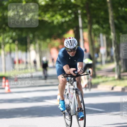 10.08.2025 - GEWOBA Citytriathlon Bremen Yannick Fuchs http://msf.ph/oto/8563064 10.08.2025 14:34:56 Radfahren 23, 31, 68, 72, 268, 300, 340, 413, 430, 502, 511 meine-sportfotos.de