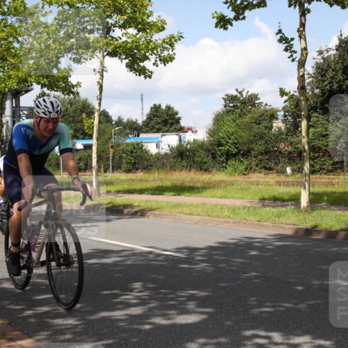 10.08.2025 - GEWOBA Citytriathlon Bremen Yannick Fuchs http://msf.ph/oto/8563065 10.08.2025 12:32:55 Radfahren 566, 604, 626, 664, 681, 715, 824, 852, 1010, 1016 meine-sportfotos.de